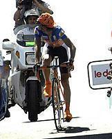 http://autobus.cyclingnews.com/photos/2004/jun04/dauphine/stage4/ch_mayofinishs.jpg