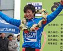 (Click for larger image) The Blue leader's jersey for the best Asian rider Kin San Wu