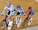 (Click for larger image) Walter Perez (Argentina) leads Taji Nishitani (Japan) in the first scratch race qualifier