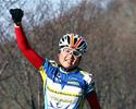 (Click for larger image) Eiko Toyooka (masahikomifune.com CyclingTeam) wins  her second national championship.