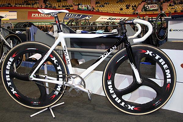 Dolan track online bike